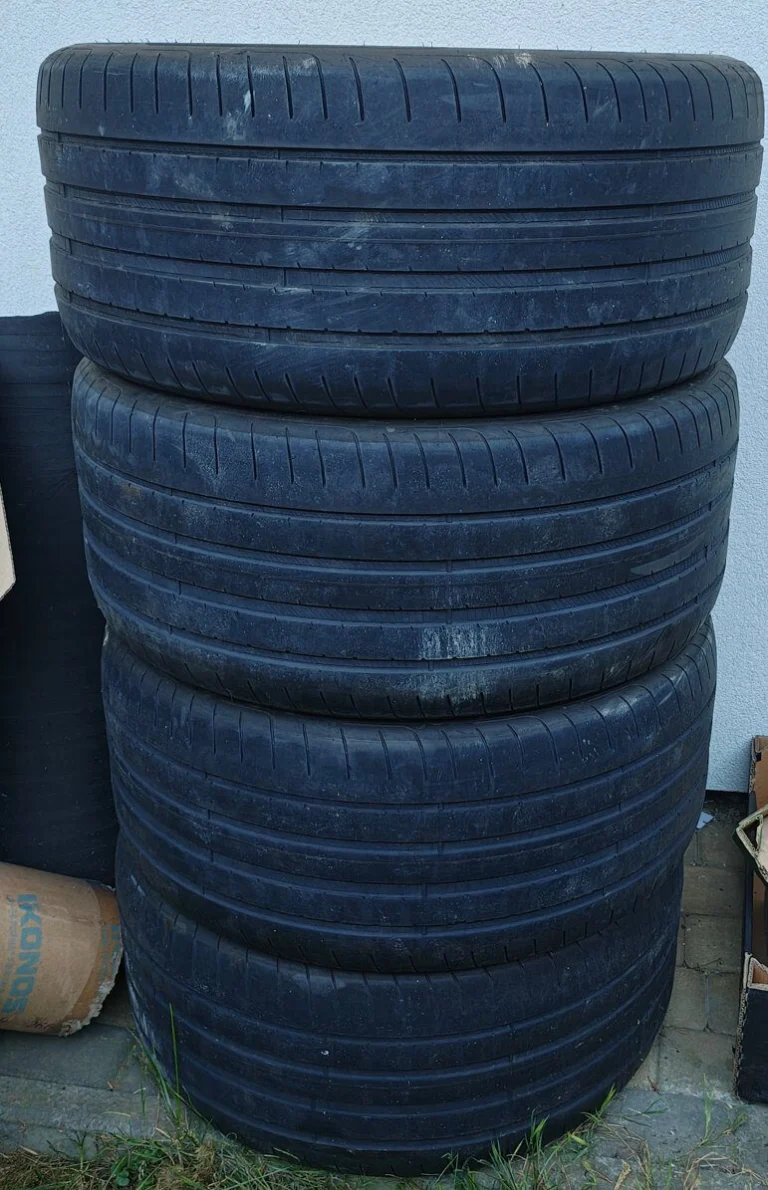 Opony letnie Goodyear 295/40 R21 – 2 szt. + 2 gratis