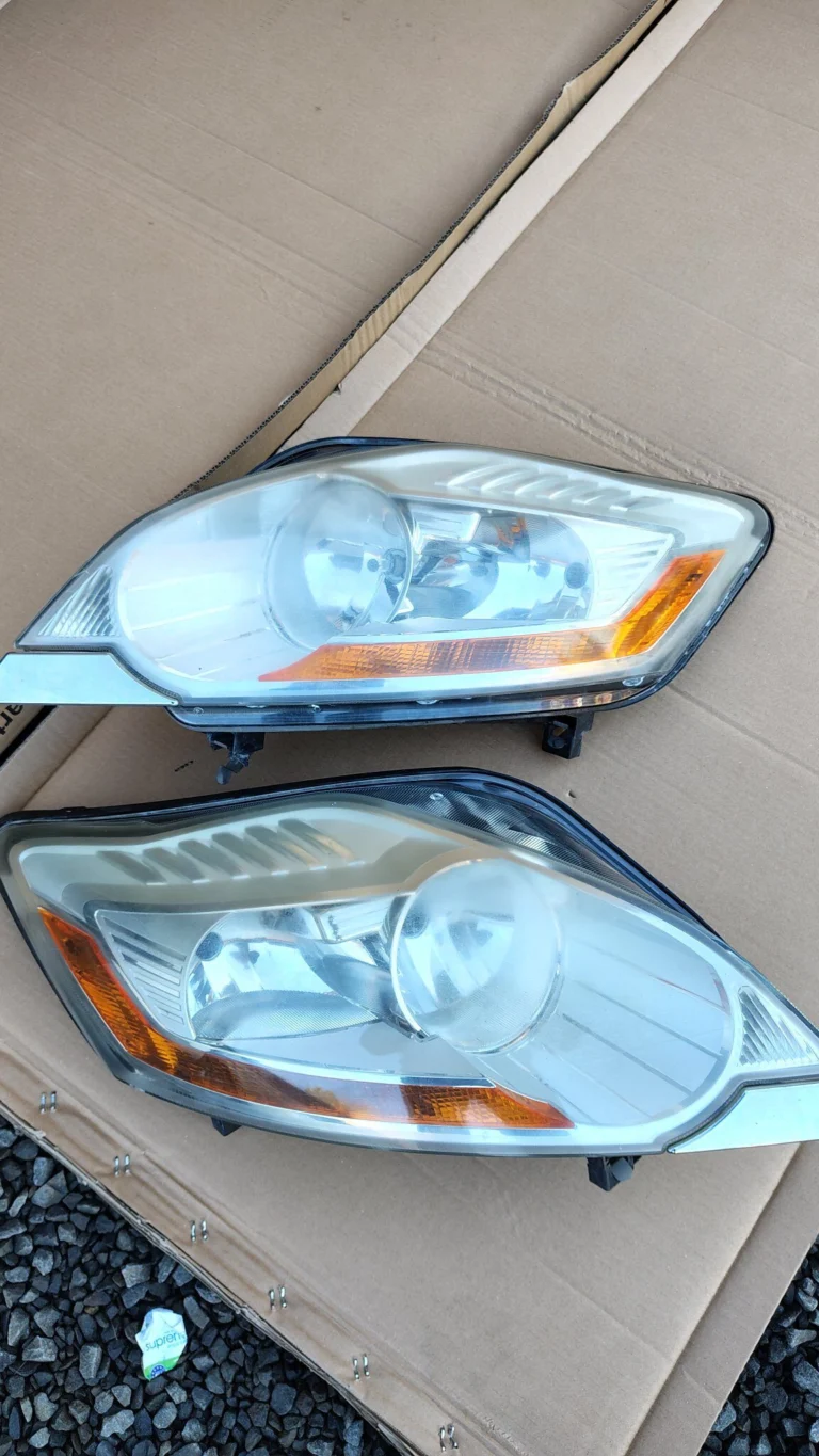 Lampy ford Kuga MK1 przód reflektory wersja europejska