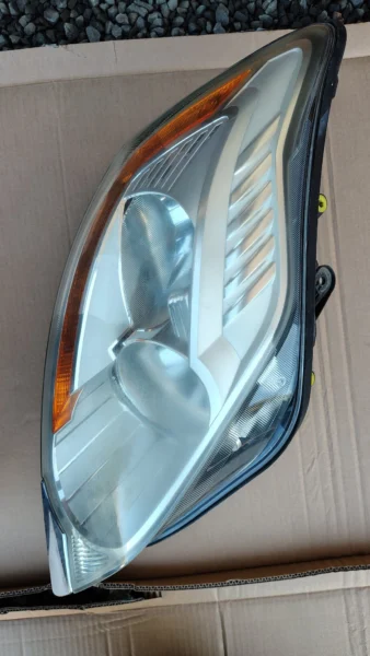 Lampy ford Kuga MK1 przód reflektory wersja europejska