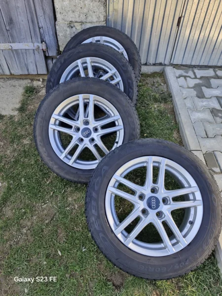 Opony zimowe z alufelgami 205/60 R 16 cena do negocjacji.