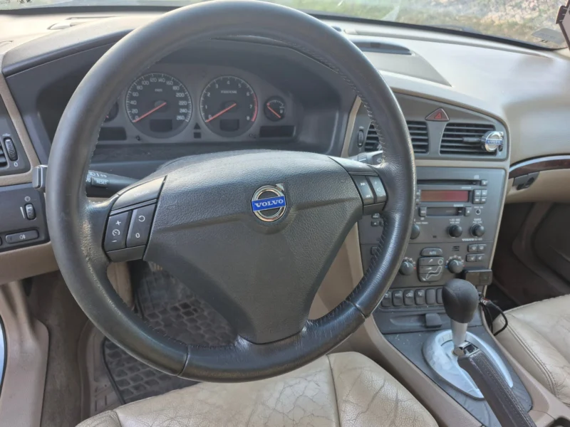 Volvo s60 2.5t awd lpg