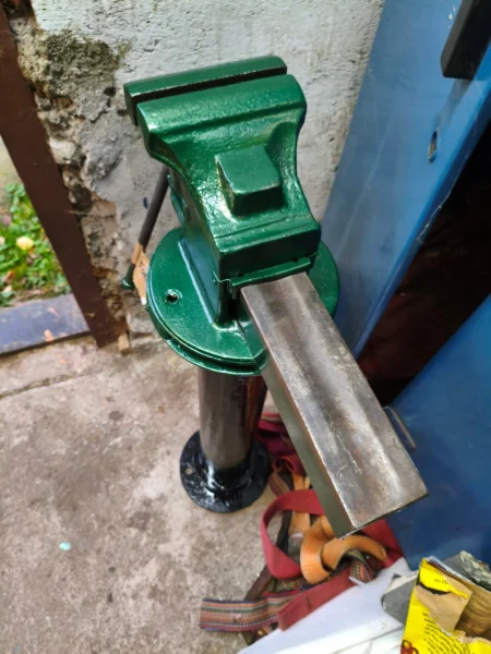 Imadło 150mm na postumencie