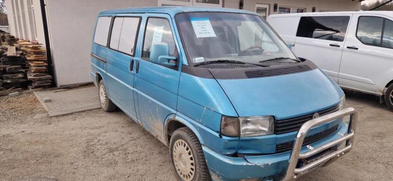 Volkswagen Caravelle 2.4D.