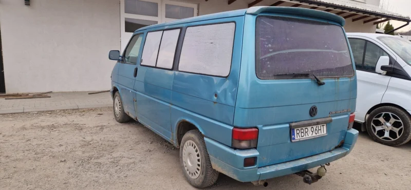 Volkswagen Caravelle 2.4D.