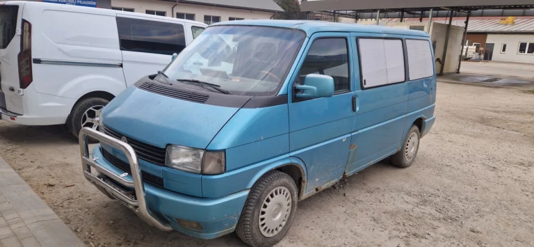 Volkswagen Caravelle 2.4D.