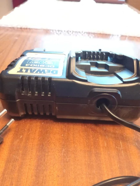 Ładowarka DeWalt