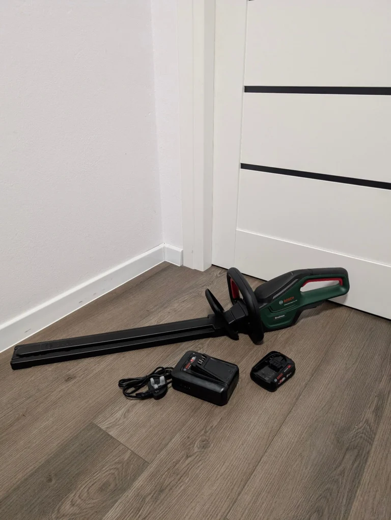 Nożyce akumulatorowe Bosch UniversalHedgeCut 18V-50