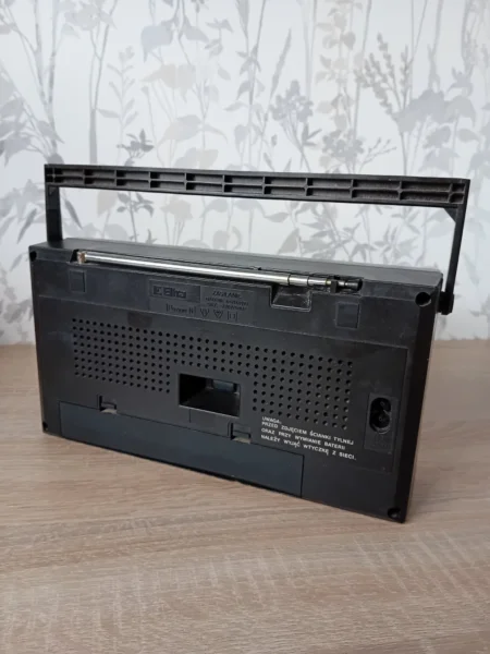 Radio Eltra Tola 2