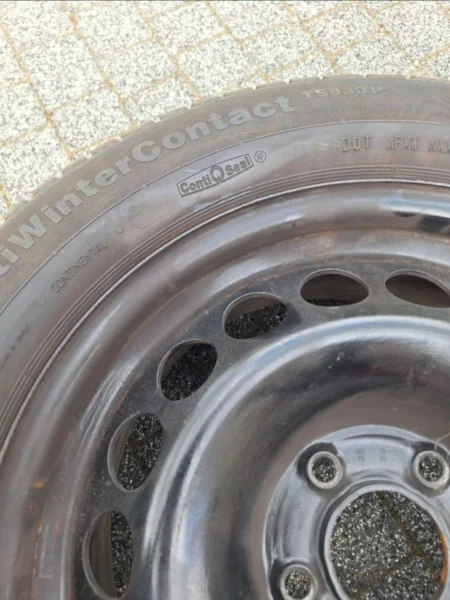 4 Oryginalne Felgi stalowe Audi A4 B8 z oponami Continental zimowe A4 B8 r16 5x112 z bieżnikiem 7mm