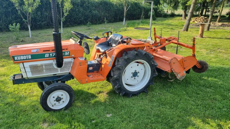 Ciągnik Kubota B1702-M z glebogryzarką