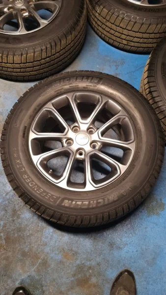 Koła zimowe jeep 2000 zł
