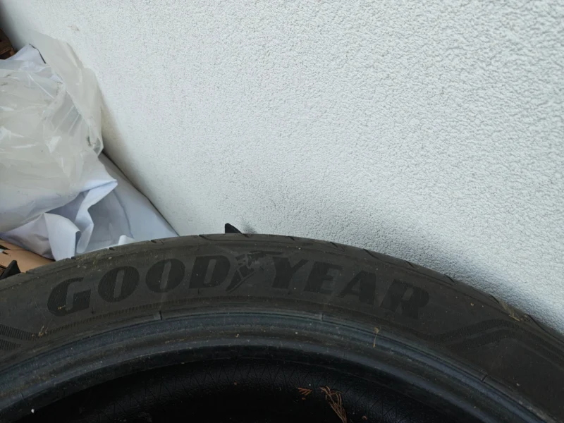 Opony letnie Goodyear 295/40 R21 – 2 szt. + 2 gratis