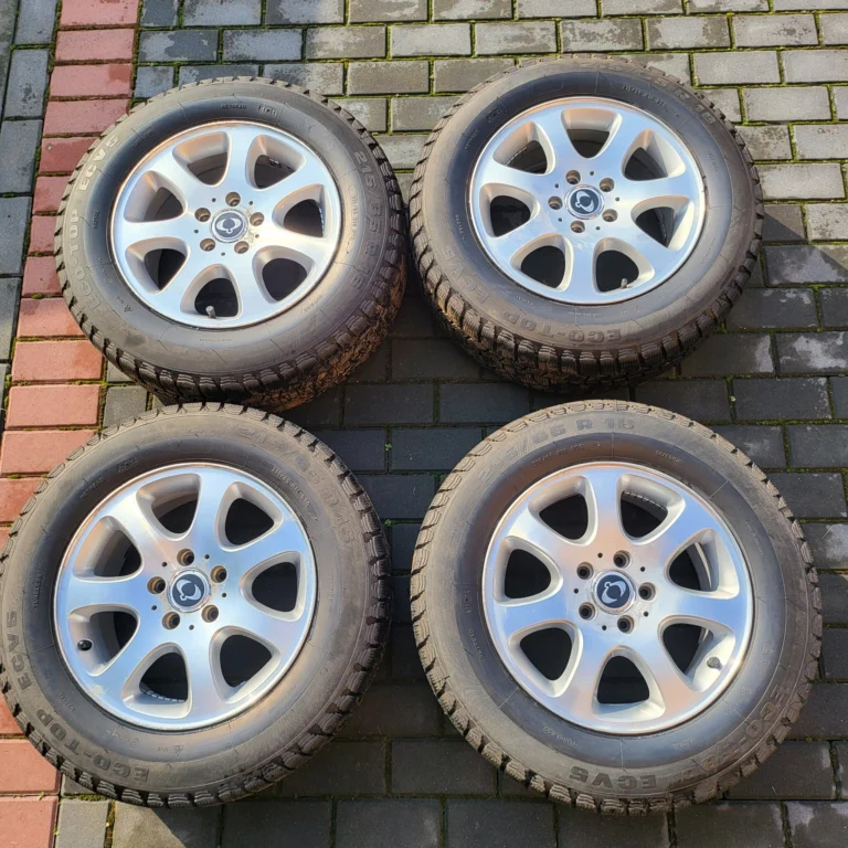 Koła 215x65x16 zimowe 4 szt.