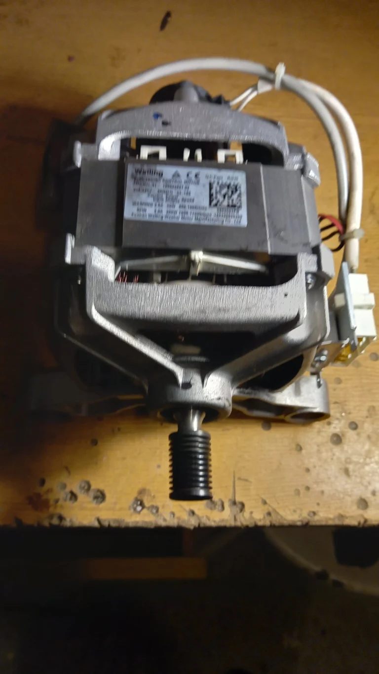 Silnik z pralki INDESIT