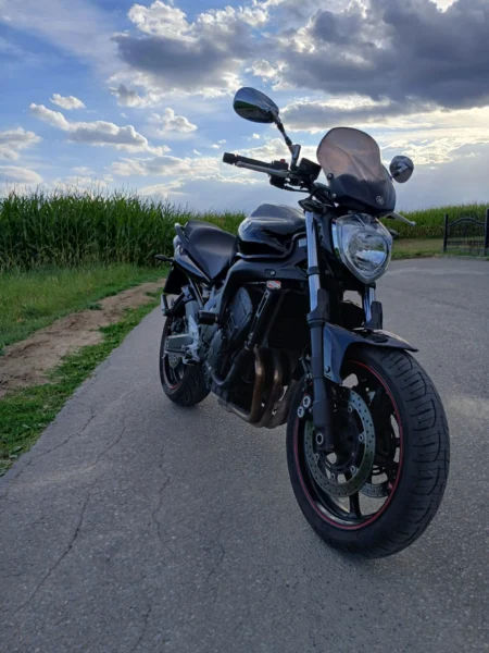 Yamaha FZ6 S2