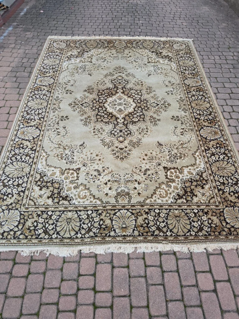 Dywan wełna 335 x 240 cm używany, stan bardzo dobry