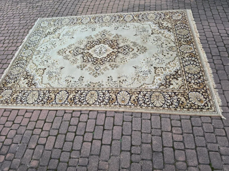 Dywan wełna 335 x 240 cm używany, stan bardzo dobry