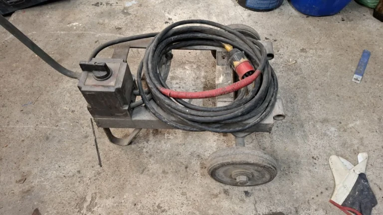 Wózek z przewodem pod silnik elektryczny piła krazjega wyłącznik