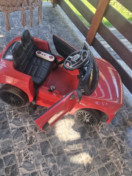 Samochód na akumulator autko na pilot audi