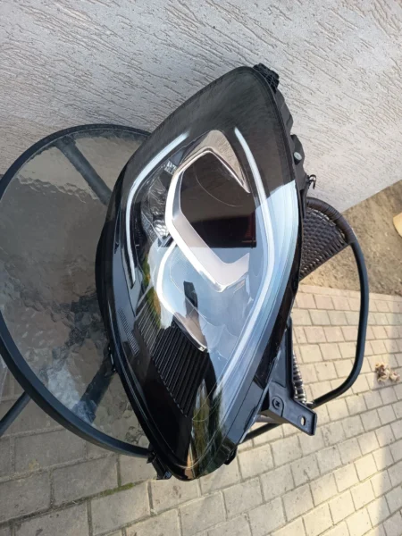 Reflektor przedni prawy ford puma II