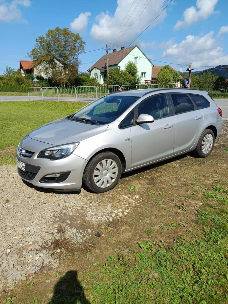 Opel Astra J Combi