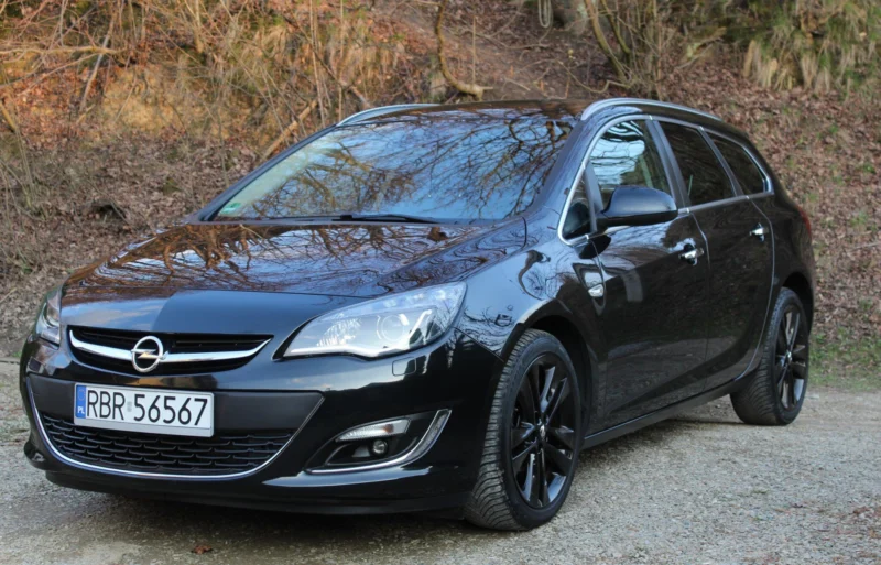 Opel Astra J Sports Tourer 1.4 Turbo 140KM 2013r. Benzyna