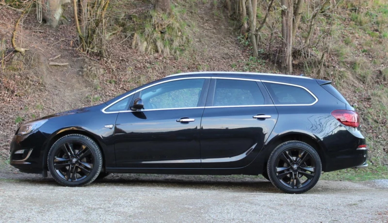 Opel Astra J Sports Tourer 1.4 Turbo 140KM 2013r. Benzyna