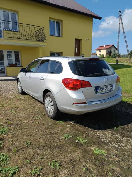 Opel Astra J Combi