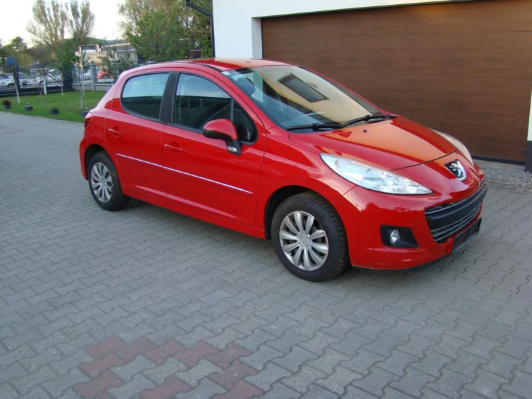 Peugeot 207 1.4 74 KM (benzyna, klimatyzacja) – 2009 r.