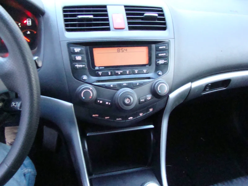 Honda Accord VII 2.0 i-VTEC 155 KM (benzyna, klimatyzacja)- 2003