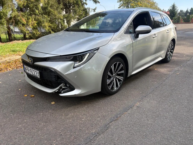 Toyota Corolla XII 1.8 140KM Hybryda 2023r LED BDB Rej PL FV Sanok