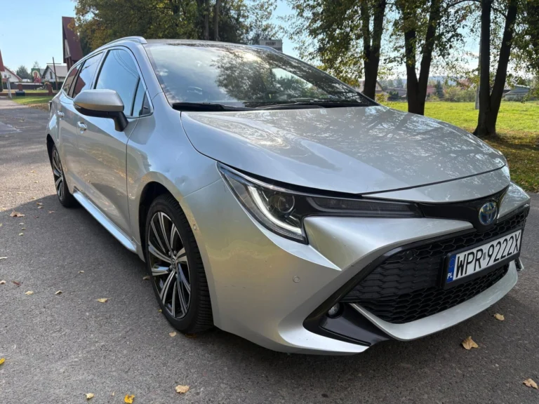 Toyota Corolla XII 1.8 140KM Hybryda 2023r LED BDB Rej PL FV Sanok