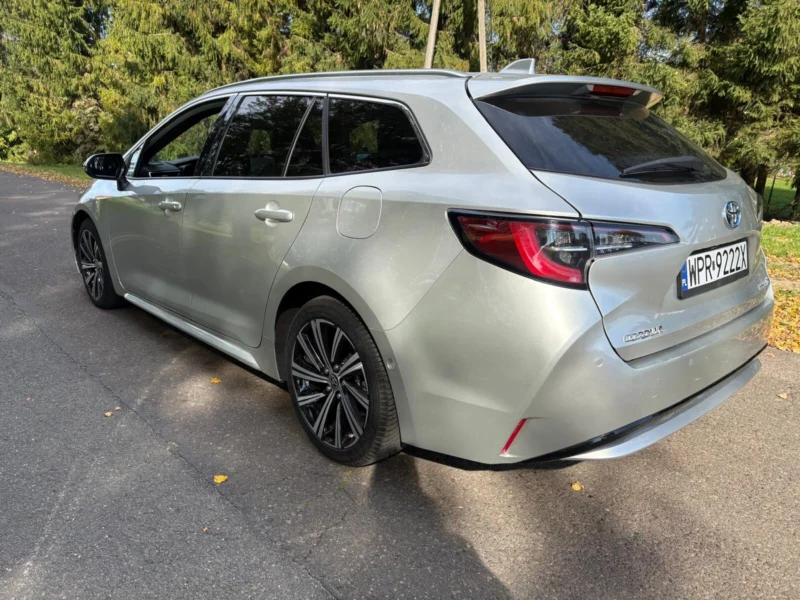 Toyota Corolla XII 1.8 140KM Hybryda 2023r LED BDB Rej PL FV Sanok