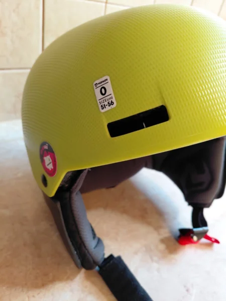 Kask narciarski
