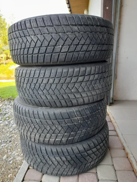 Opony zimowe 235/65 R17