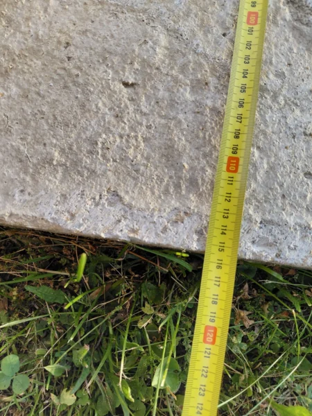 Podstawa betonowa pod właz