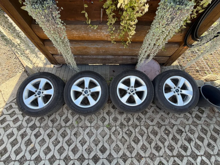 Koła Alufelgi 5x114,3 R17 OXXO 7J ET39 60,1 + 225/65 Michelin GRATIS