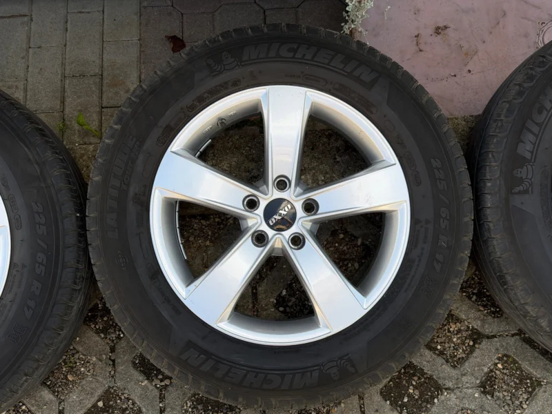 Koła Alufelgi 5x114,3 R17 OXXO 7J ET39 60,1 + 225/65 Michelin GRATIS