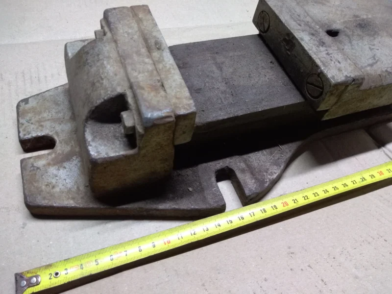 Imadło maszynowe do naprawy duże prl PRL 18kg wagi 120mm szczęki imadło stołowe