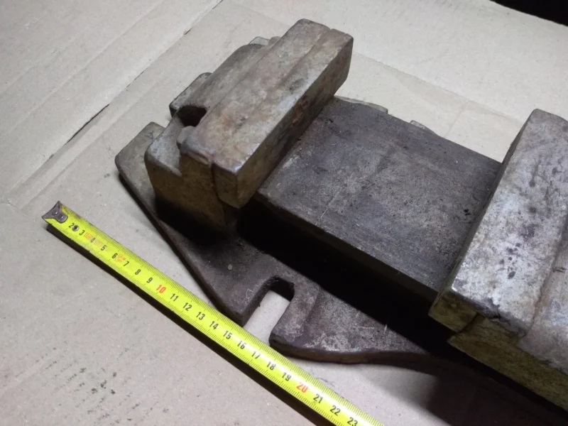 Imadło maszynowe do naprawy duże prl PRL 18kg wagi 120mm szczęki imadło stołowe