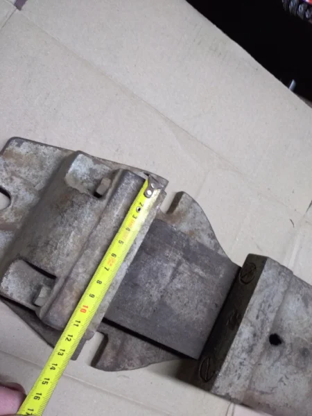Imadło maszynowe do naprawy duże prl PRL 18kg wagi 120mm szczęki imadło stołowe