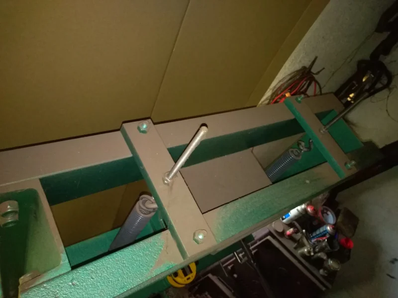 Prasa hydrauliczna ZREMB PRL Potężna 40 ton