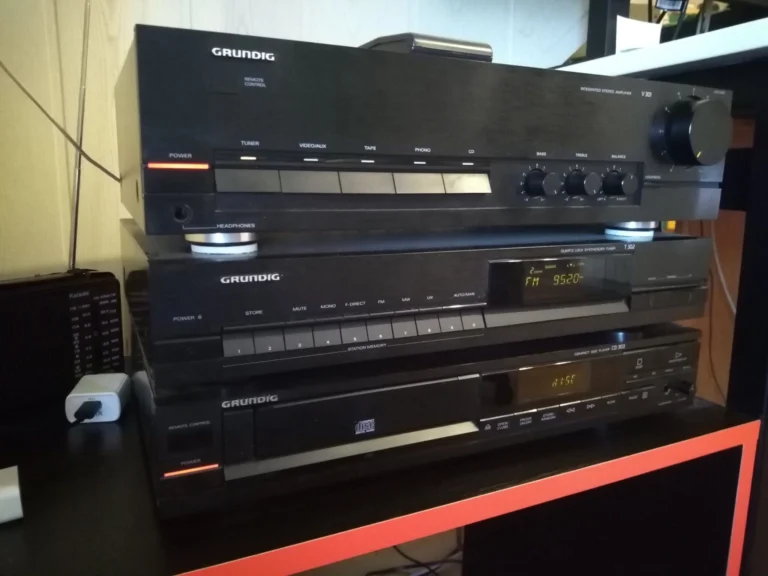 Wieża stereo Grundig vintage z pilotem wzmacniacz tuner odtwarzacz CD
