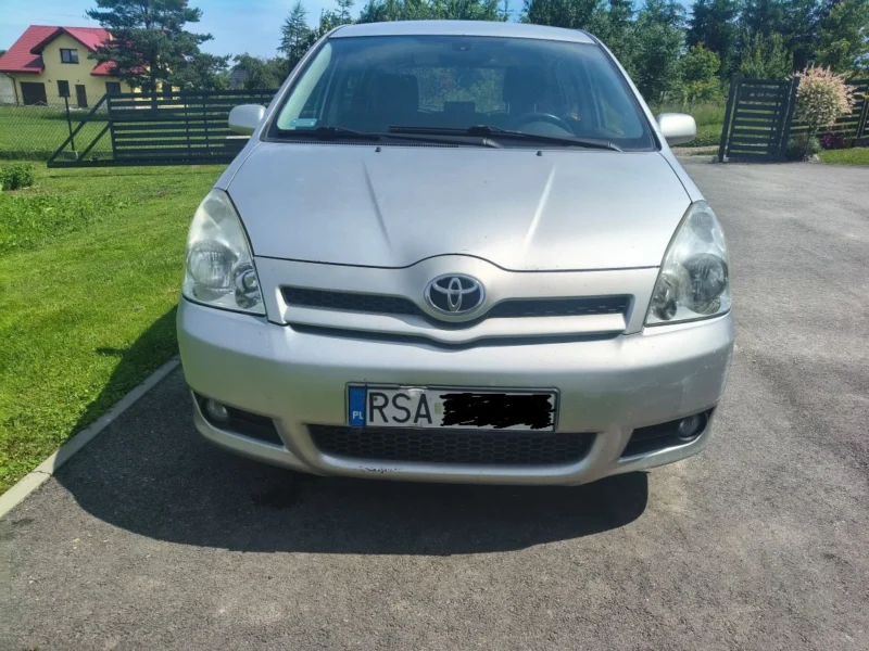 Toyota Corolla Verso 2005