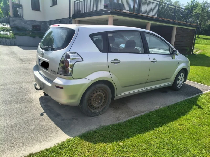 Toyota Corolla Verso 2005