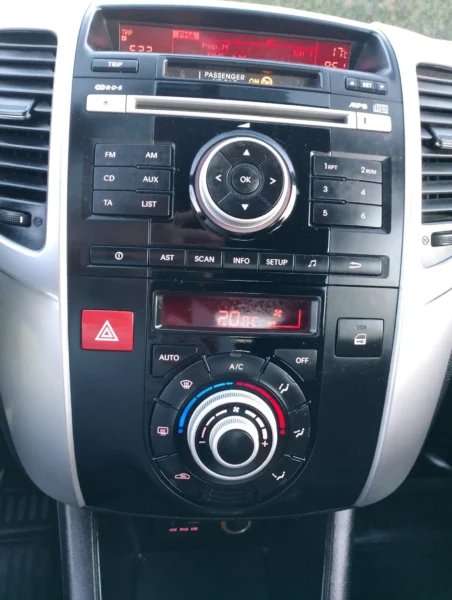KIA VENGA AUTOMAT + GAZ