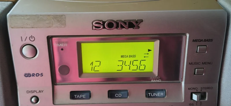 Wieża Sony CMT-EP50 z głośnikami CD, kaseta, radiem