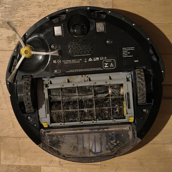 Robot sprzątający IROBOT Roomba 605 + zapasowe akcesoria