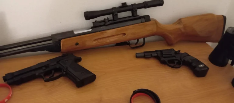 WIATRÓWKA PISTOLET CO2 STARTER REWOLWER
