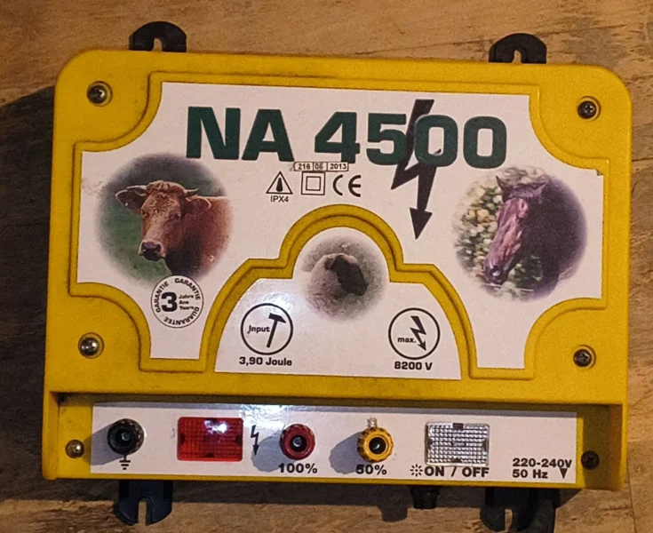 Generator do ogrodzenia elektrycznego NA4500 3.9J